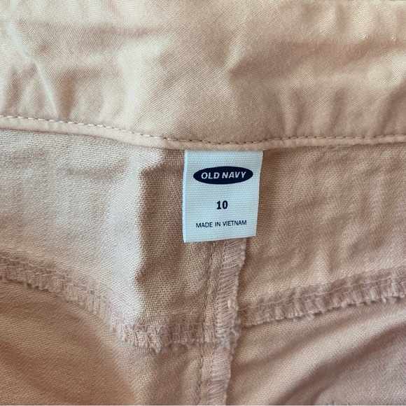 Old Navy High Waisted Shorts - Picture 4 of 4